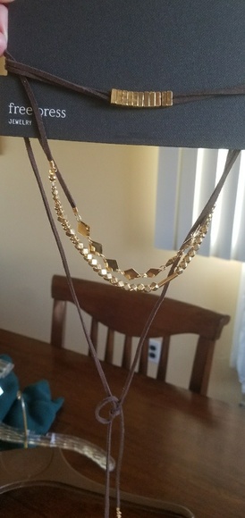 Necklace - Picture 2 of 3